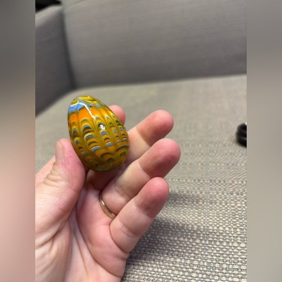 Hand blown Small Glass Egg - Picture 2 of 4
